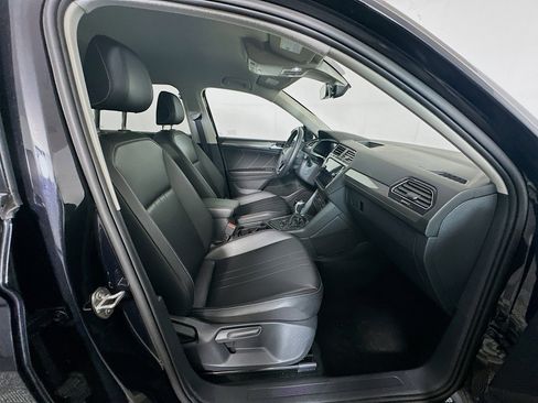 Used 2024 Volkswagen Tiguan SE image 33