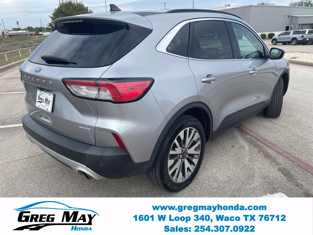 Used 2022 Ford Escape Titanium AWD/4WD image 3