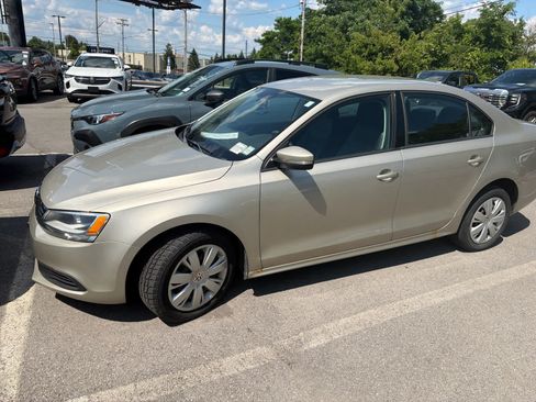 Used 2014 Volkswagen Jetta SE FWD image 5