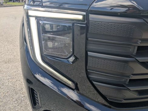 Used 2024 GMC Sierra 1500 Pro w/ Graphite Edition RWD image 10