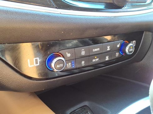 Used 2020 Buick Enclave Premium w/ Sun and Sites Package image 19