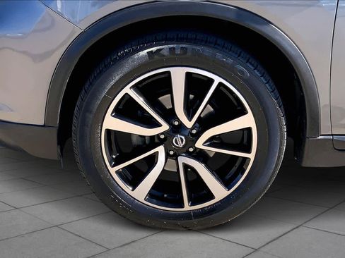 Used 2019 Nissan Rogue SL image 10