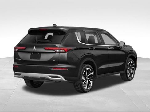 Used 2023 Mitsubishi Outlander SE FWD image 35