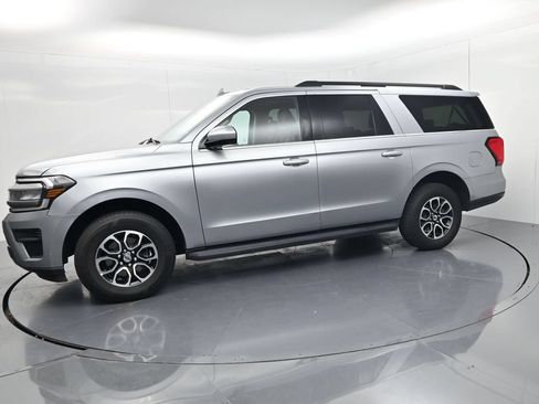 Used 2024 Ford Expedition Max XLT AWD/4WD image 4