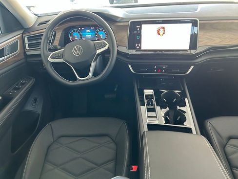 New 2026 Volkswagen Atlas SE FWD image 9