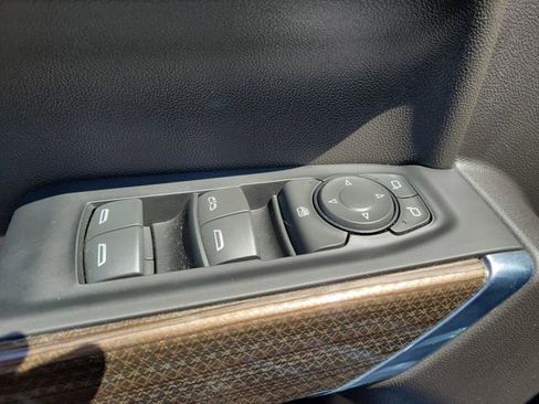 Certified 2022 Chevrolet Silverado 1500 LT RWD image 21