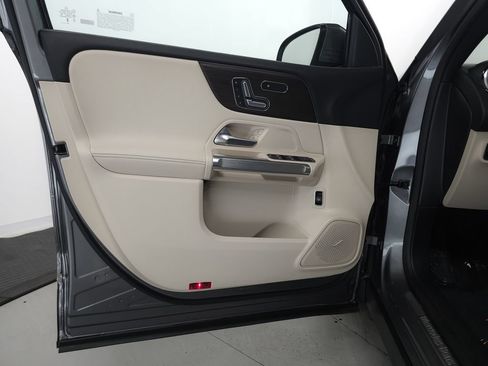 Certified 2026 Mercedes-Benz GLB 250 4MATIC image 5