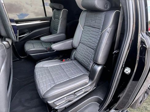 Used 2025 Cadillac Escalade ESV Sport Platinum w/ LPO, Floor Liner Package image 22