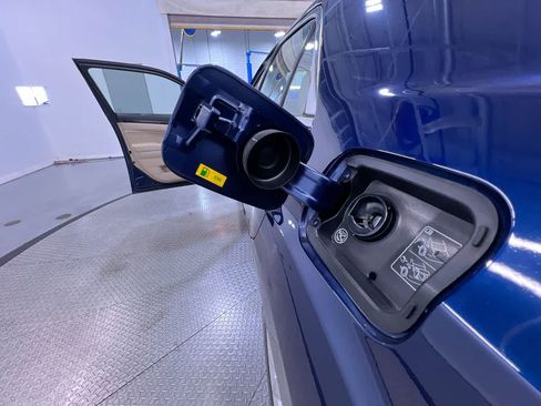 Used 2013 Chrysler 300 RWD image 37