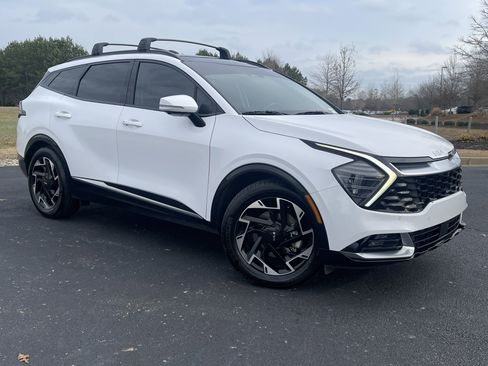 Used 2023 Kia Sportage SX image 2