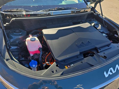 New 2025 Kia Niro Wind image 31