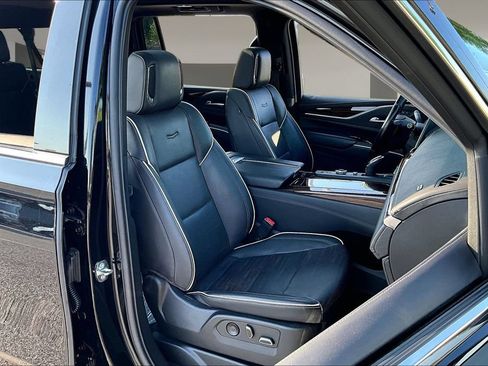Used 2023 Cadillac Escalade ESV Premium Luxury AWD/4WD image 7