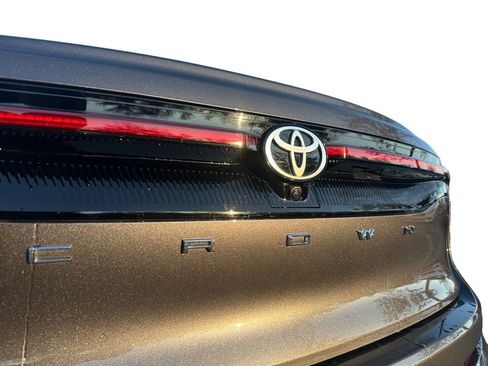 Used 2023 Toyota Crown XLE image 29