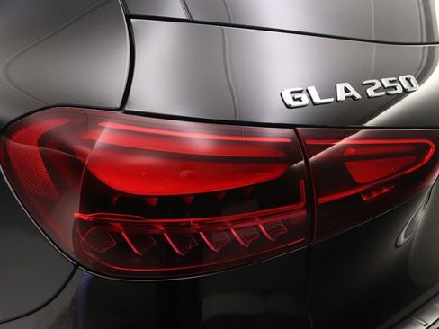 Certified 2025 Mercedes-Benz GLA 250 image 21