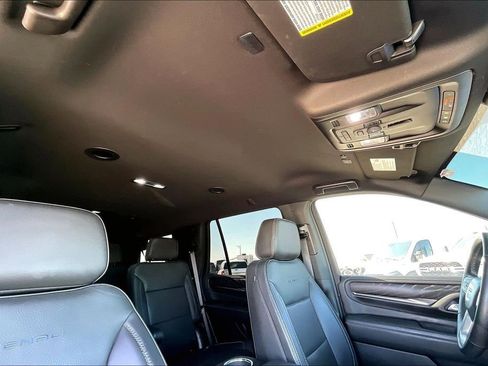 Used 2023 GMC Yukon Denali image 27