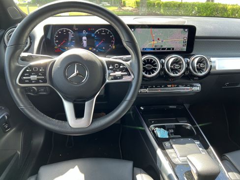 Used 2022 Mercedes-Benz GLB 250 image 30