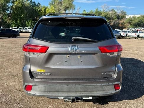 Used 2017 Toyota Highlander XLE AWD/4WD image 5