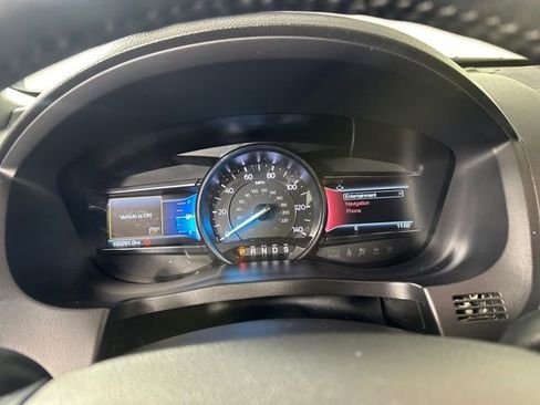 Used 2018 Ford Explorer XLT w/ Equipment Group 202A image 17