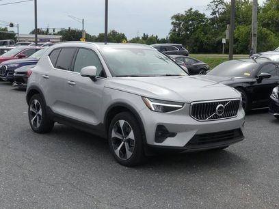 Used 2023 Volvo XC40 B5 Plus w/ Protection Package Premier