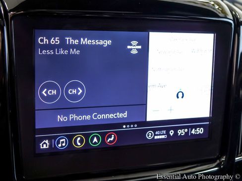 Used 2023 Chevrolet Traverse Premier w/ Redline Edition AWD/4WD image 16