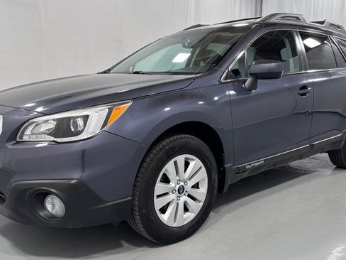 Used 2017 Subaru Outback 2.5i Premium AWD/4WD image 1