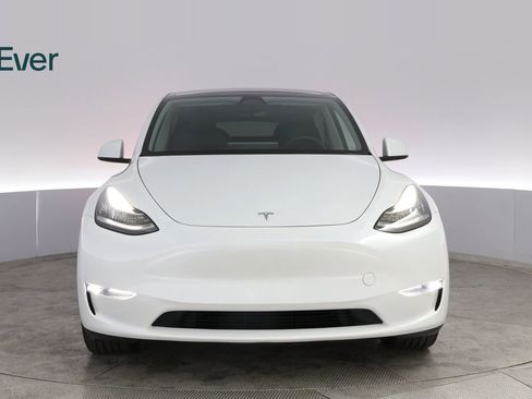 Used 2023 Tesla Model Y Long Range image 12