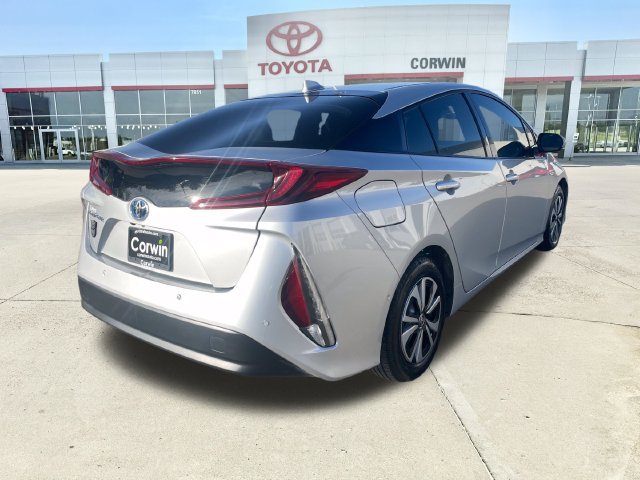 Used 2017 Toyota Prius Prime Advanced w/ Carpet Mat Package FWD image 5