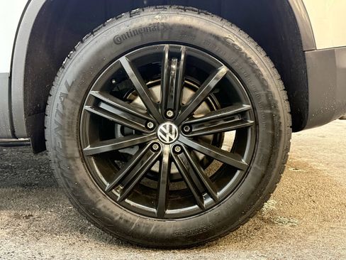 Used 2012 Volkswagen Tiguan S image 19