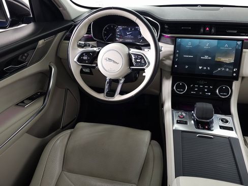 Used 2022 Jaguar F-PACE S image 19