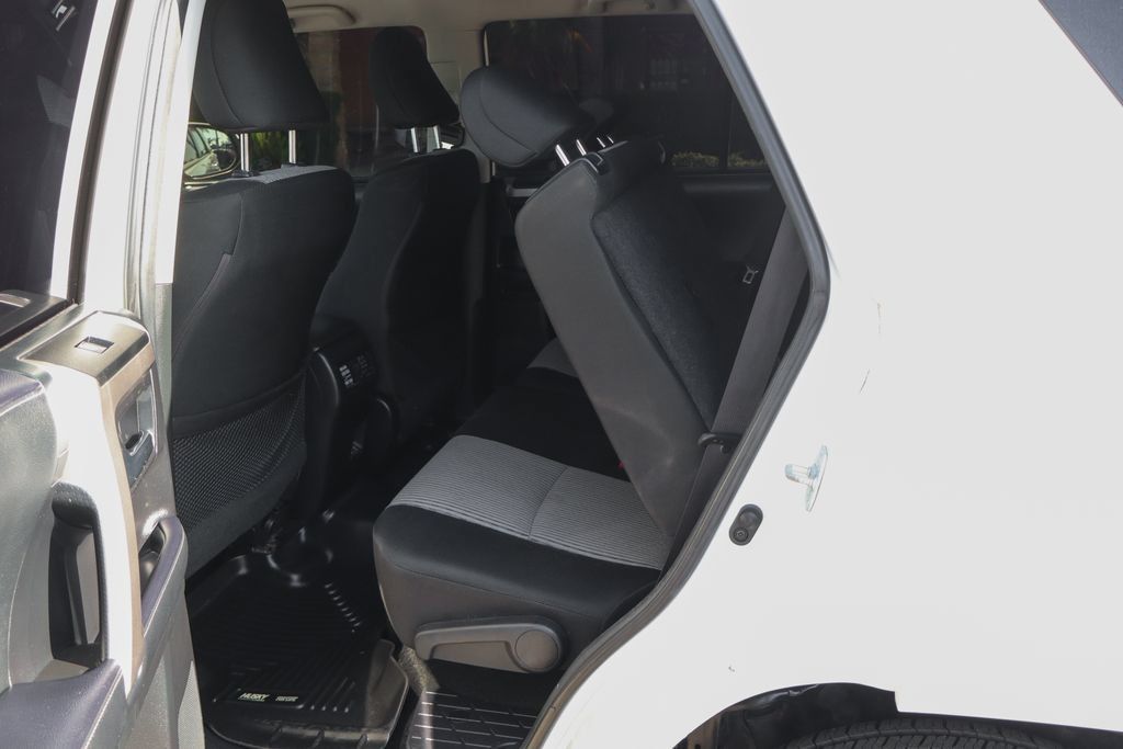 Used 2021 Toyota 4Runner SR5 AWD/4WD image 40