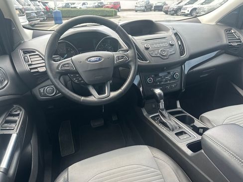Used 2018 Ford Escape SE w/ SE Sport Appearance Package image 22