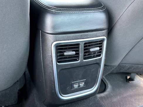 Used 2022 Dodge Charger SXT w/ Cold Weather Package RWD image 18