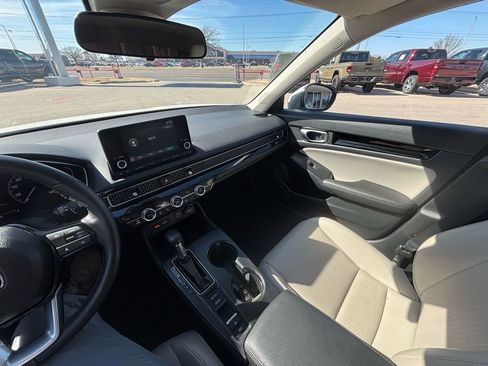 Used 2024 Honda Civic EX-L image 16