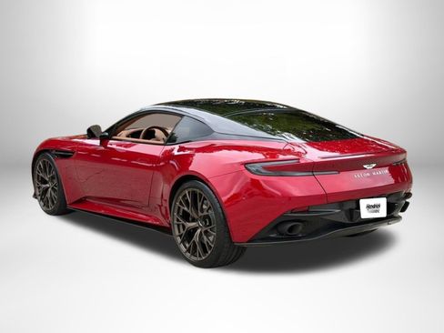 Used 2025 Aston Martin DB12 Coupe RWD image 3