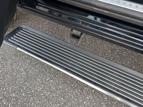 Used 2022 Jeep Grand Wagoneer Series III w/ Rear Seat Video Group 1 image 21