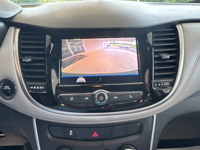 Used 2022 Chevrolet Trax LT w/ LT Convenience Package AWD/4WD image 22