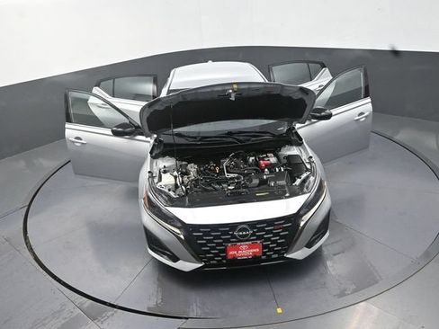 Used 2024 Nissan Altima 2.5 SR FWD image 40