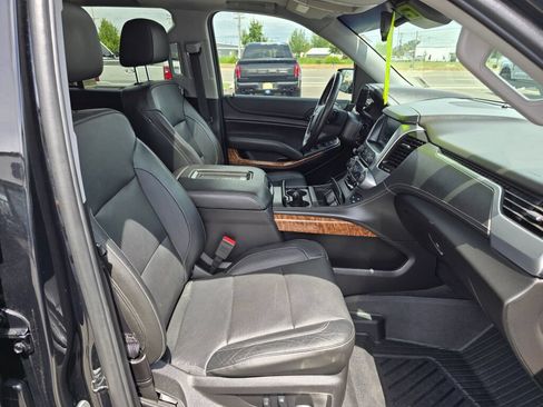 Used 2019 Chevrolet Tahoe Premier w/ RST 6.2L Performance Edition AWD/4WD image 11