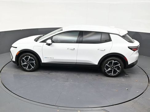 Used 2025 Chevrolet Equinox EV LT FWD image 13