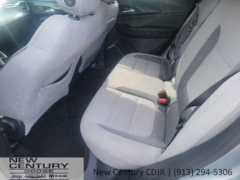 Used 2025 Chevrolet TrailBlazer LT AWD/4WD image 18
