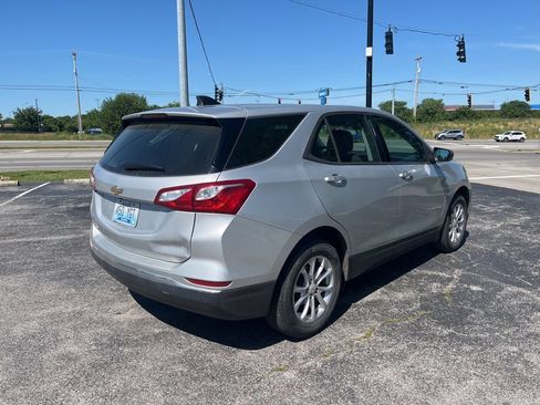 Used 2018 Chevrolet Equinox LS FWD image 3