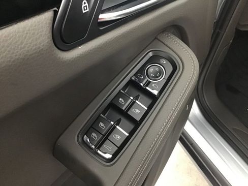 Certified 2026 Porsche Macan AWD/4WD image 32
