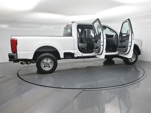 Certified 2023 Ford F250 XL w/ FX4 Off-Road Package AWD/4WD image 5