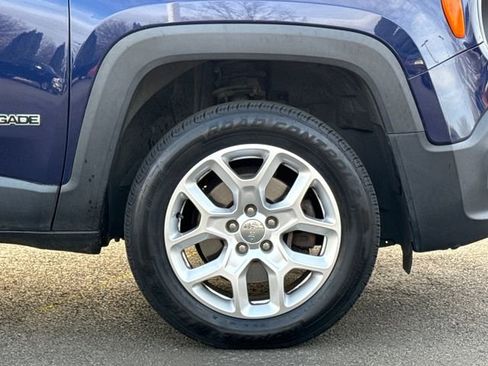 Used 2016 Jeep Renegade Latitude image 9