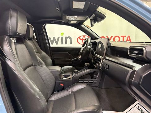 Used 2025 Toyota 4Runner TRD Off-Road Premium AWD/4WD image 10