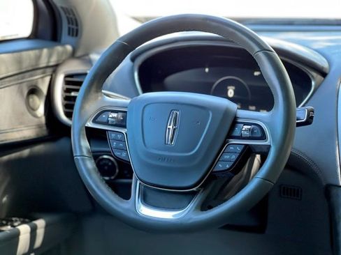 Used 2019 Lincoln Nautilus Reserve image 37