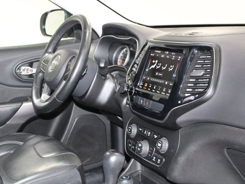 Used 2019 Jeep Cherokee Limited AWD/4WD image 28