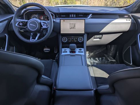 New 2026 Jaguar F-PACE SVR 575 Edition image 24