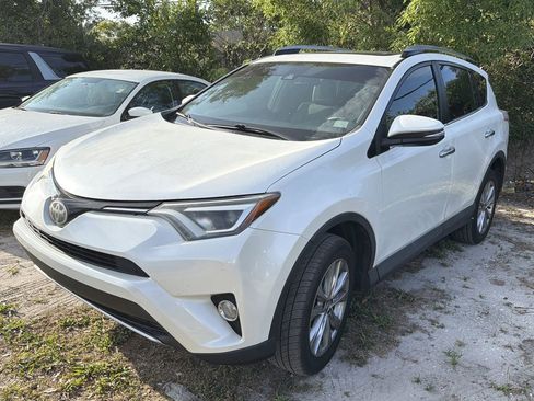 Used 2018 Toyota RAV4 Limited FWD image 6