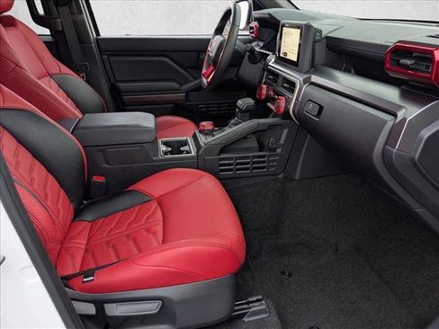Used 2025 Toyota 4Runner SR5 AWD/4WD image 20